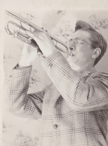 Man playing trumpet 