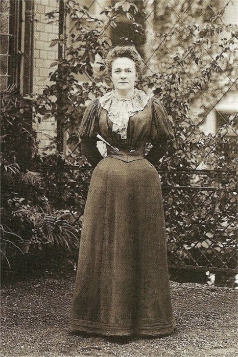 Clara Zetkin at an International Worker's Congress in Zurich, 1897